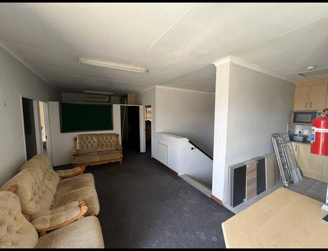 685M² WAREHOUSE FOR SALE IN LASER PARK